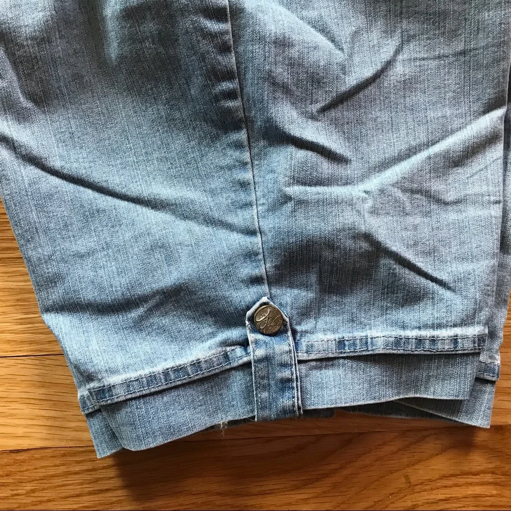 🌀🌀🌀 Denim Bermuda Shorts 🌀🌀🌀 - Picture 4 of 6